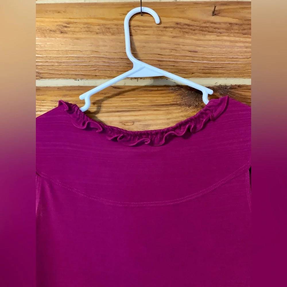 XOXO Magenta Purple Ruffle Blouse Business Office Wear Medium - Picture 5 of 7